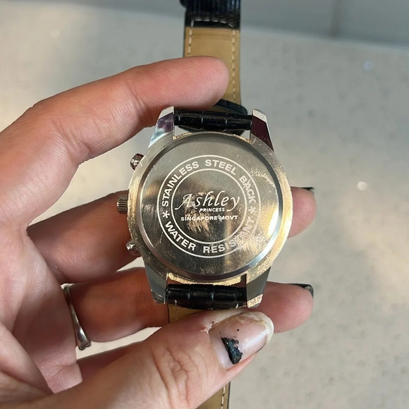 Ashley wrist  watch - Picture 4 of 6